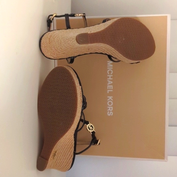 Michael Kors Size 7.5 M, Black Espadrilles. Excellent shape, like new, no marks! - Picture 3 of 4